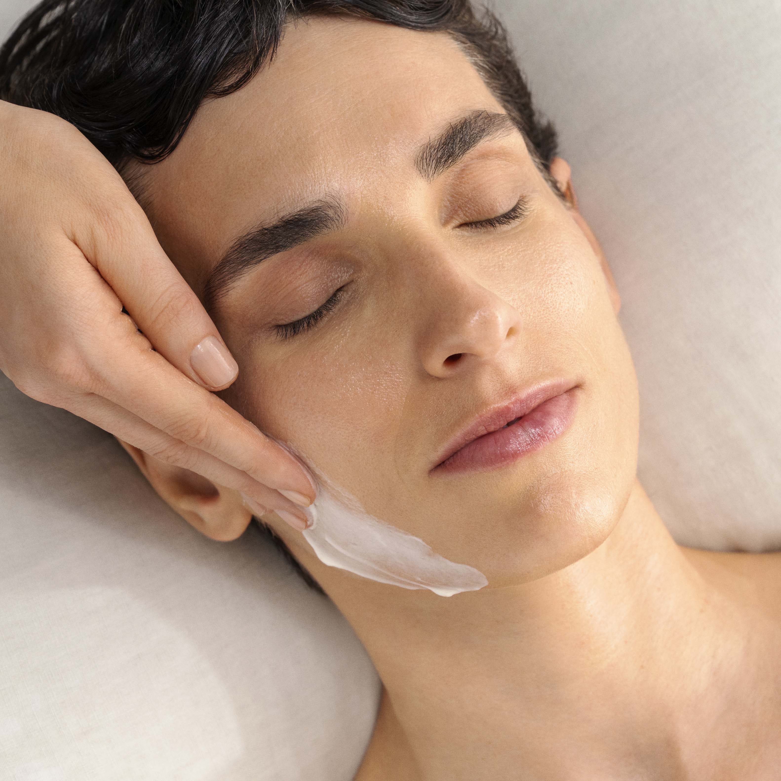 The CryoGenic Cooling Facial
